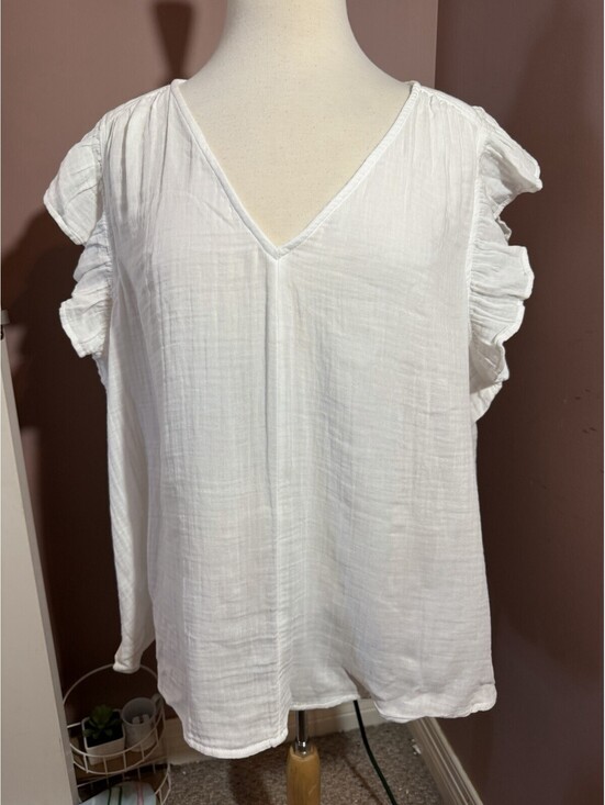 Old Navy Tops - Old Navy Textured Top Ruffled Sleeves Womens 3X Cottage Core New